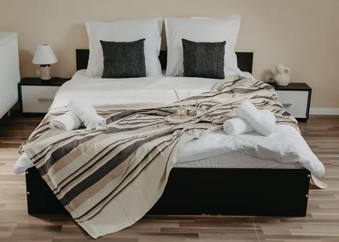 Holiday Central Apartment *